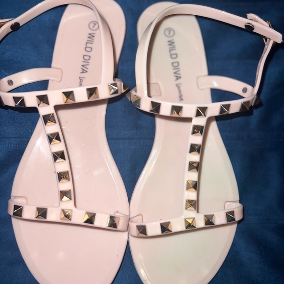 Cute Flat and comfortable sandal - Picture 4 of 6